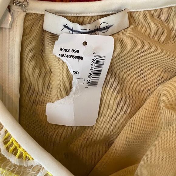 ALEXIS | Off Shoulder Ruffle Lace Romper | XS - Picture 4 of 6